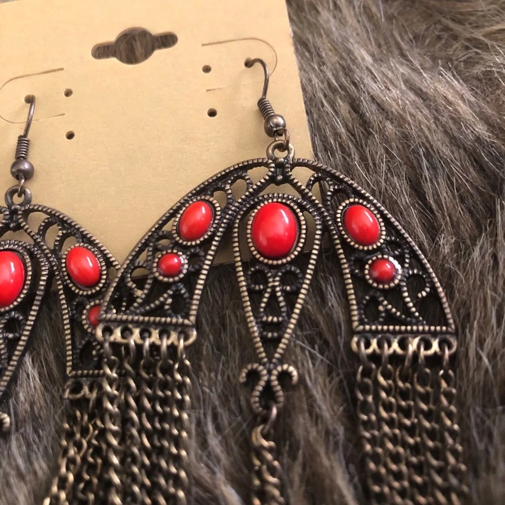 Vintage brass chain coral cabochon accent earrings